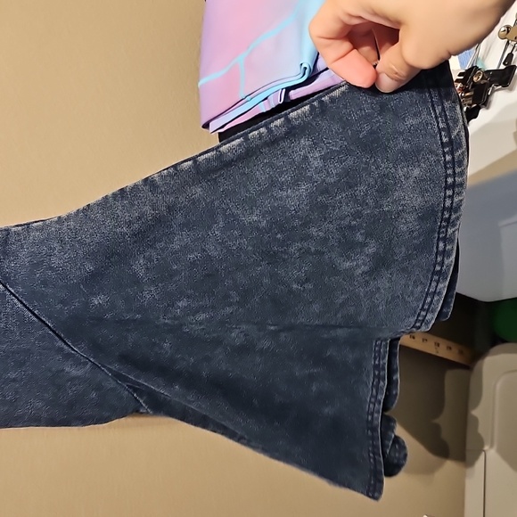 Earthbound Trading Co Pants Blue Bell Boho Hippie Flare Mineral Wash Size Medium - Picture 3 of 4